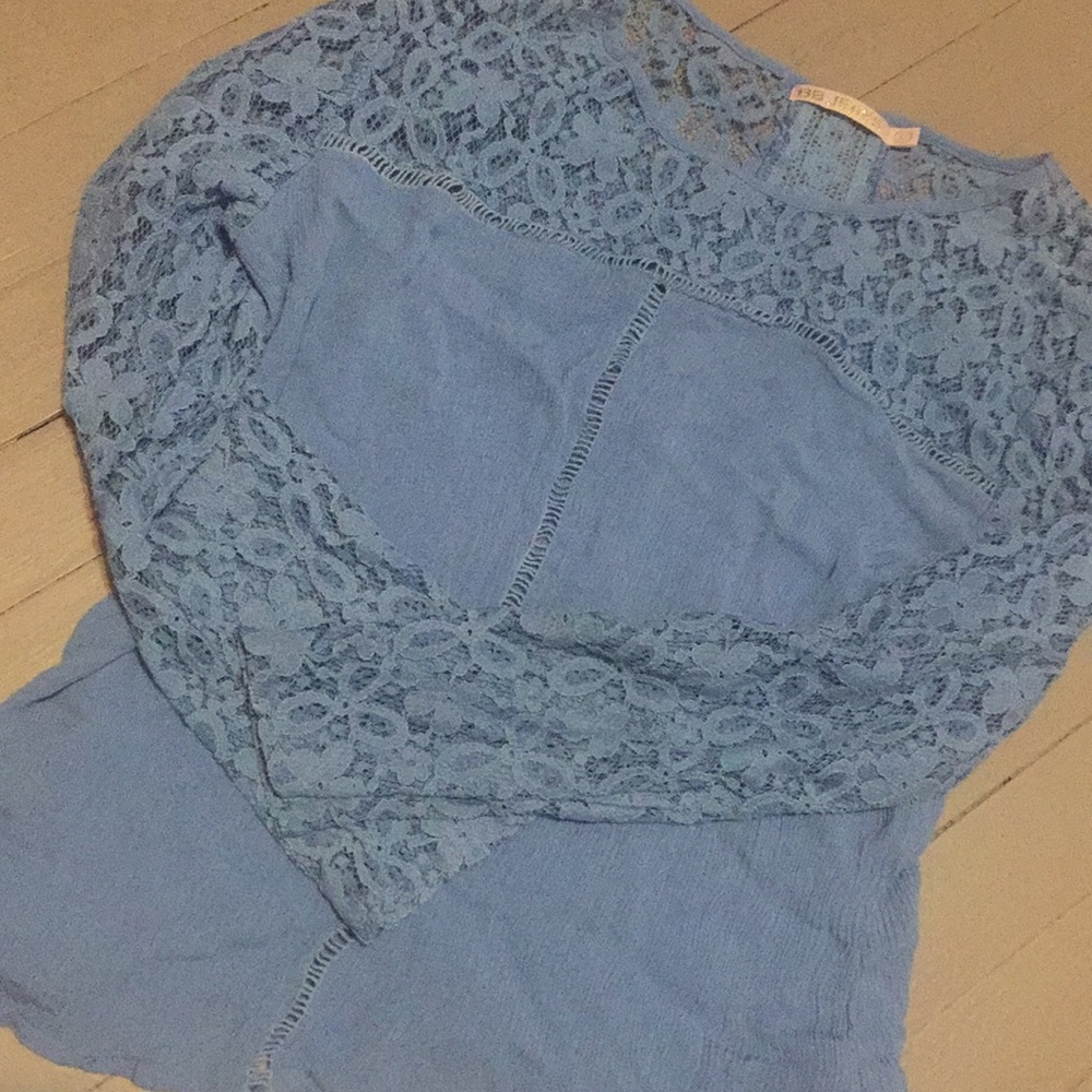 Pretty blue blouse - Picture 3 of 3